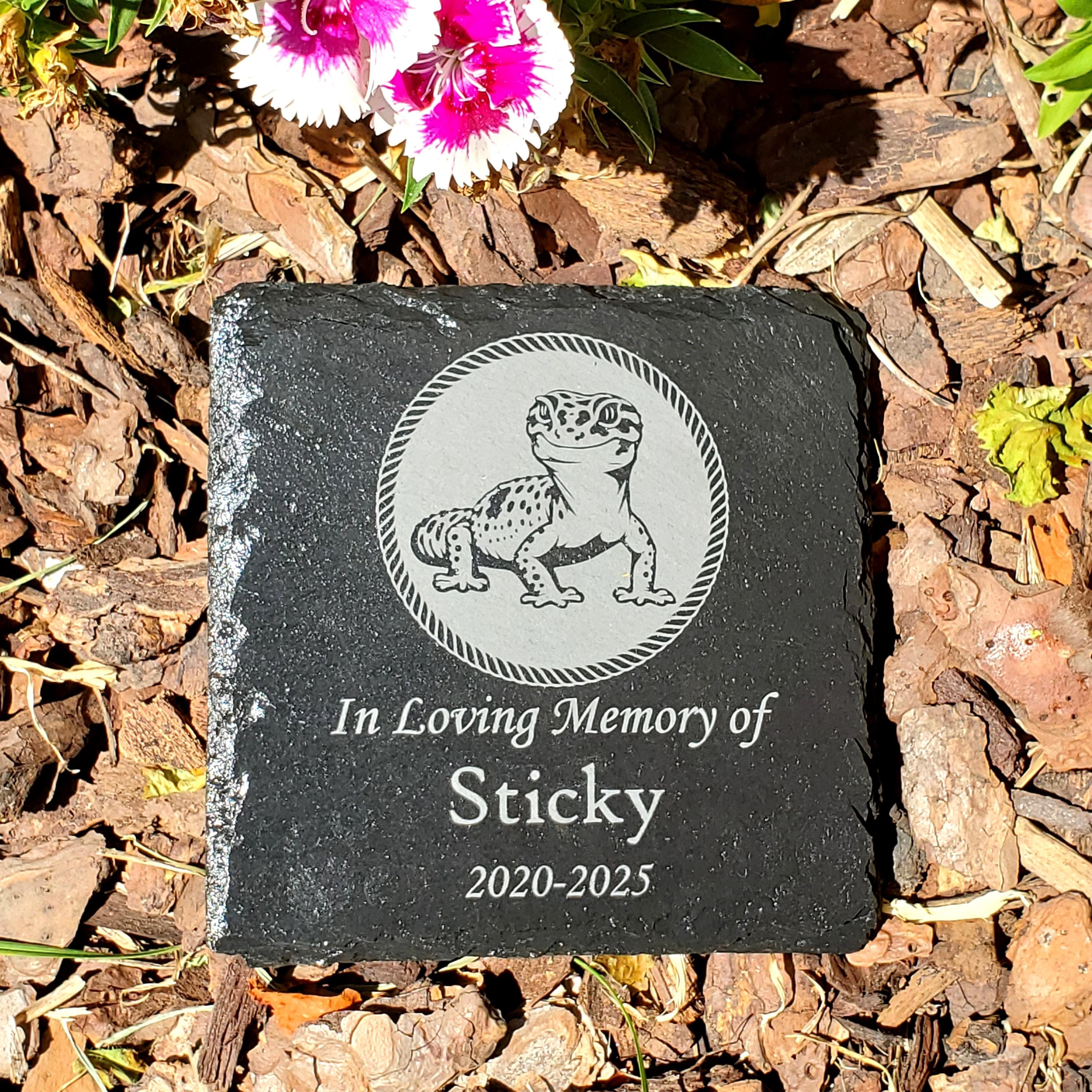 Small Personalized Gecko Lizard Memorial Stone